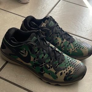 NIKE SPEED 4 training shoes in camo